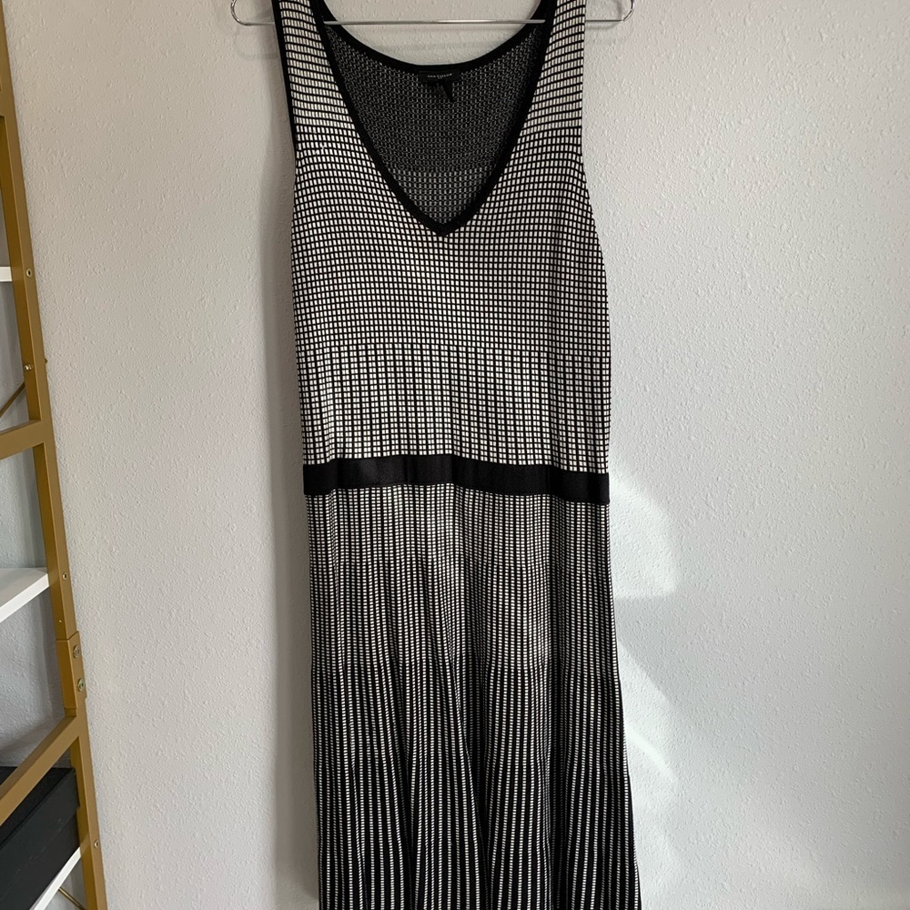 Women’s Sleeveless Knit  Dress Size‎ M.